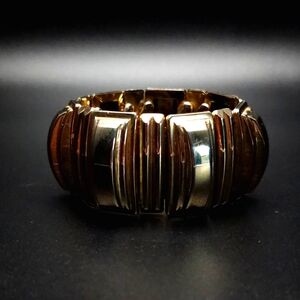 Vintage gold tone expandable bracelet.